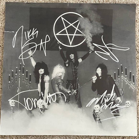 Motley Crue Fully Signed *Original* - Picture 3 of 6